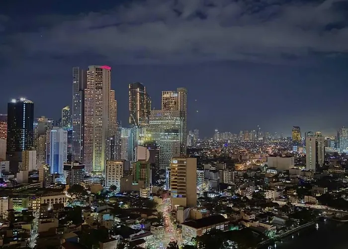 Hotel River And Makati View At Acqua Novotel Manila